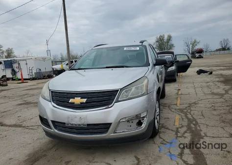 2016 Chevrolet Traverse Ls z USA, uszkodzony, nr VIN 1GNKRFEDXGJ244053